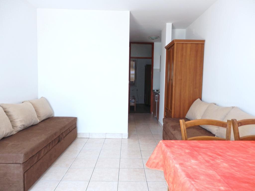 Apartments Idila Медулин Екстериор снимка